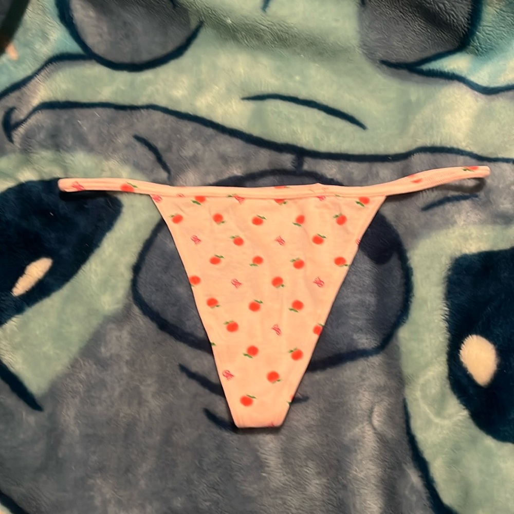 Victoria’s Secret Thong L